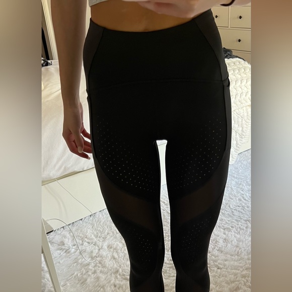 Lululemon heather gray leggings size 2 - Picture 3 of 7